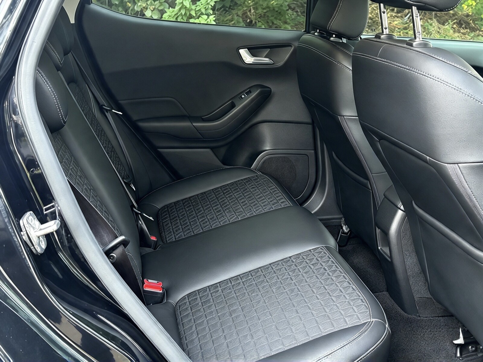 2019 Ford Fiesta active image 14