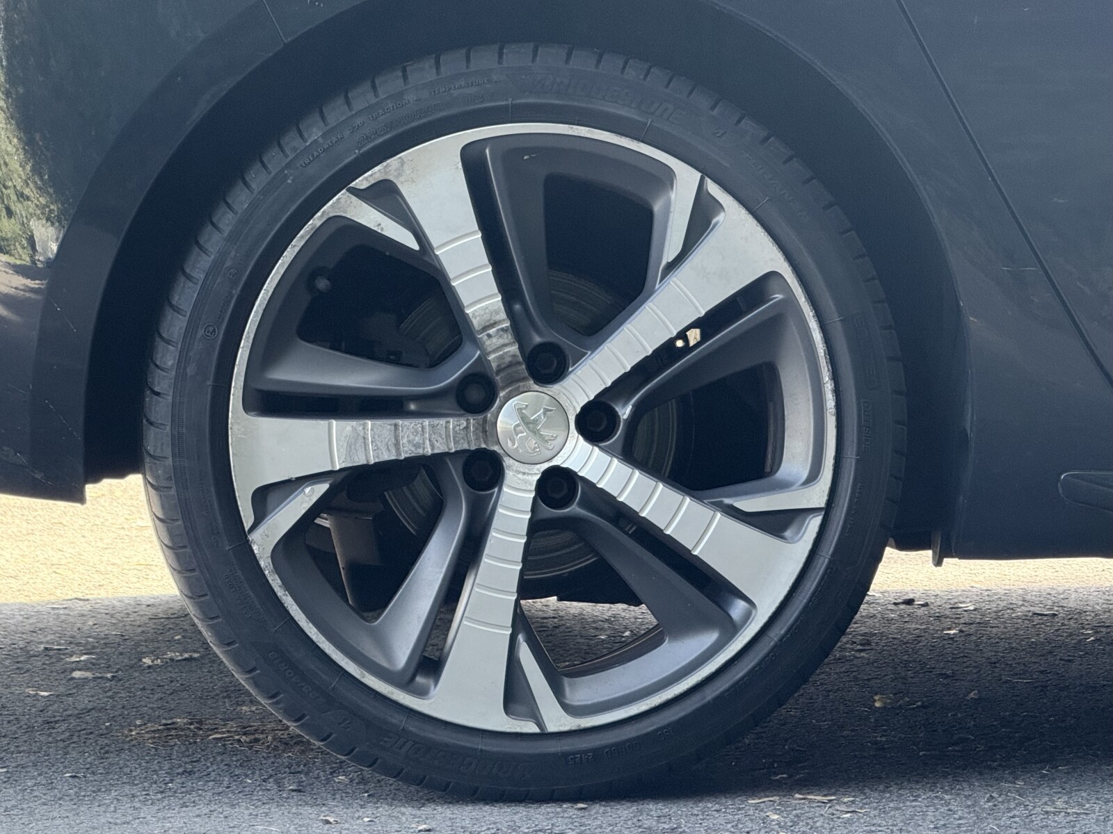 2018 Peugeot 308 image 3
