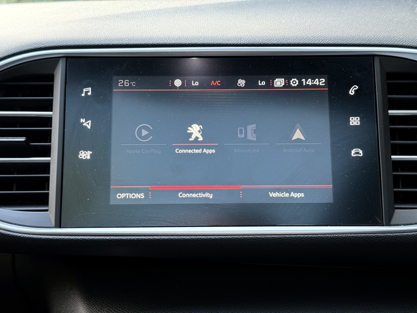 2018 Peugeot 308 image 12