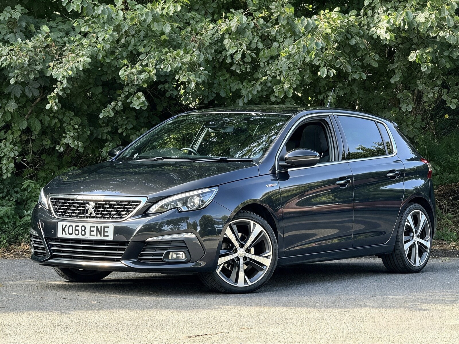 2018 Peugeot 308 image 18
