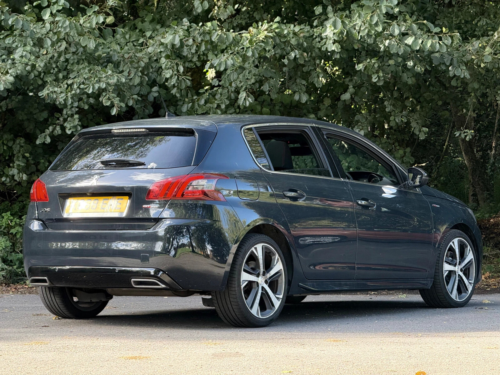 2018 Peugeot 308 image 19