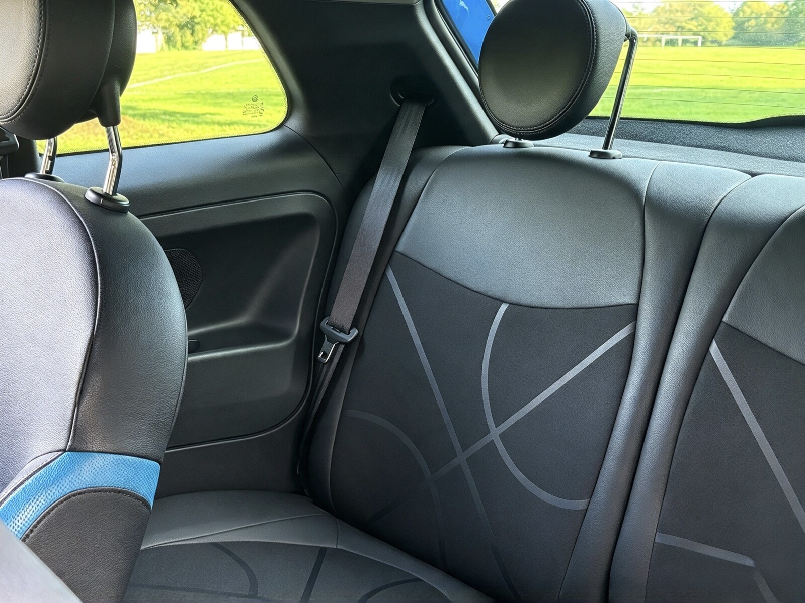 2017 Fiat 500 image 23