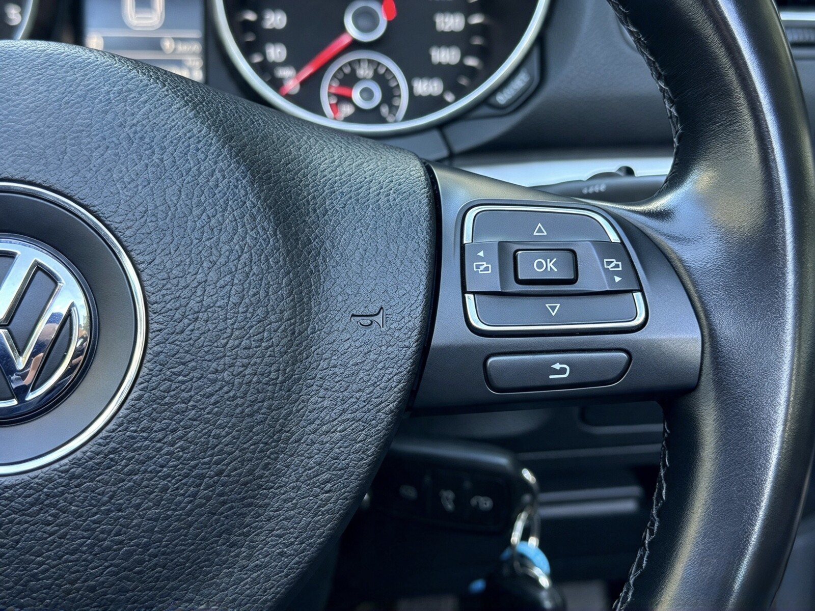 2013 Volkswagen Golf image 9