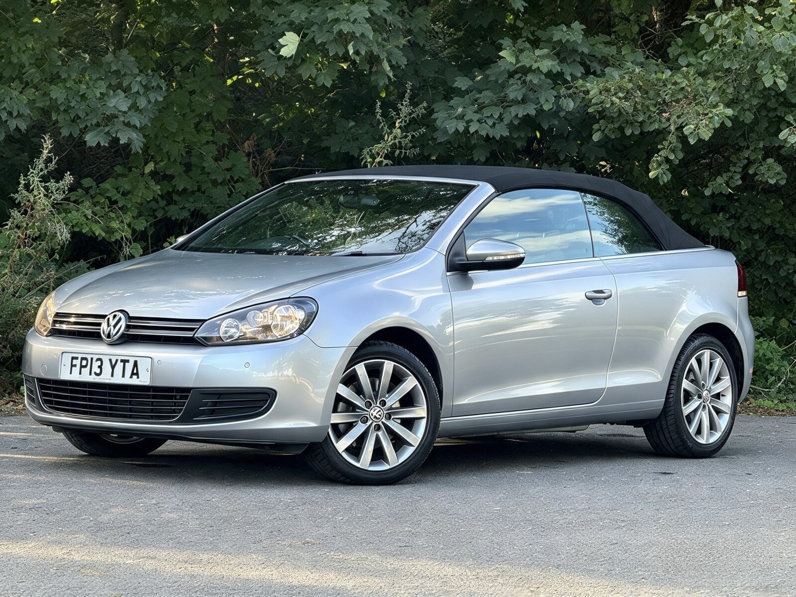 2013 Volkswagen Golf image 18