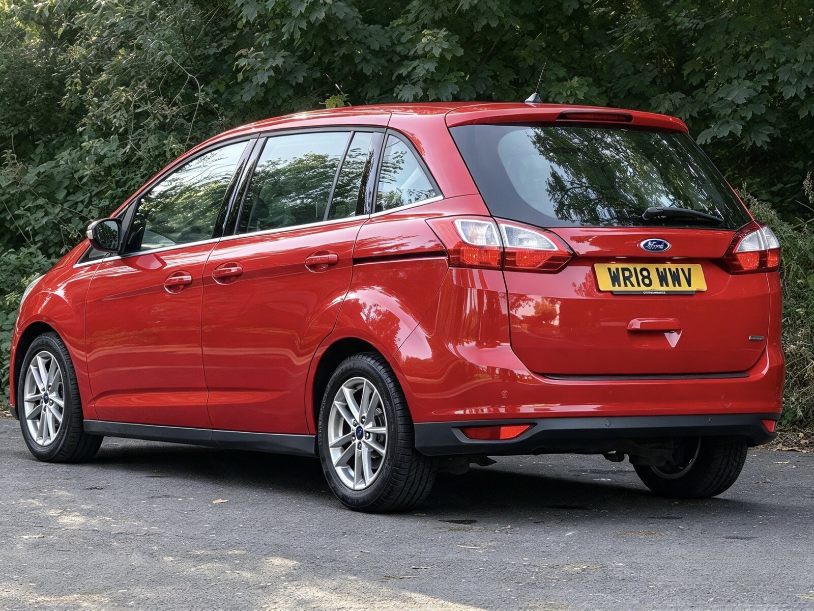 2018 Ford Grand C-Max image 2