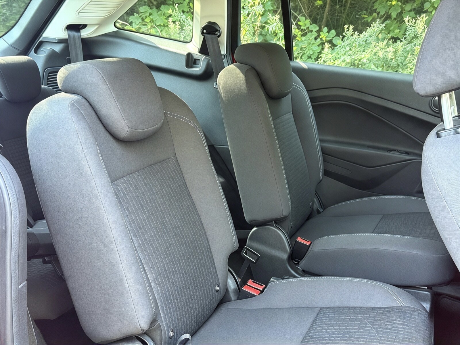 2018 Ford Grand C-Max image 15