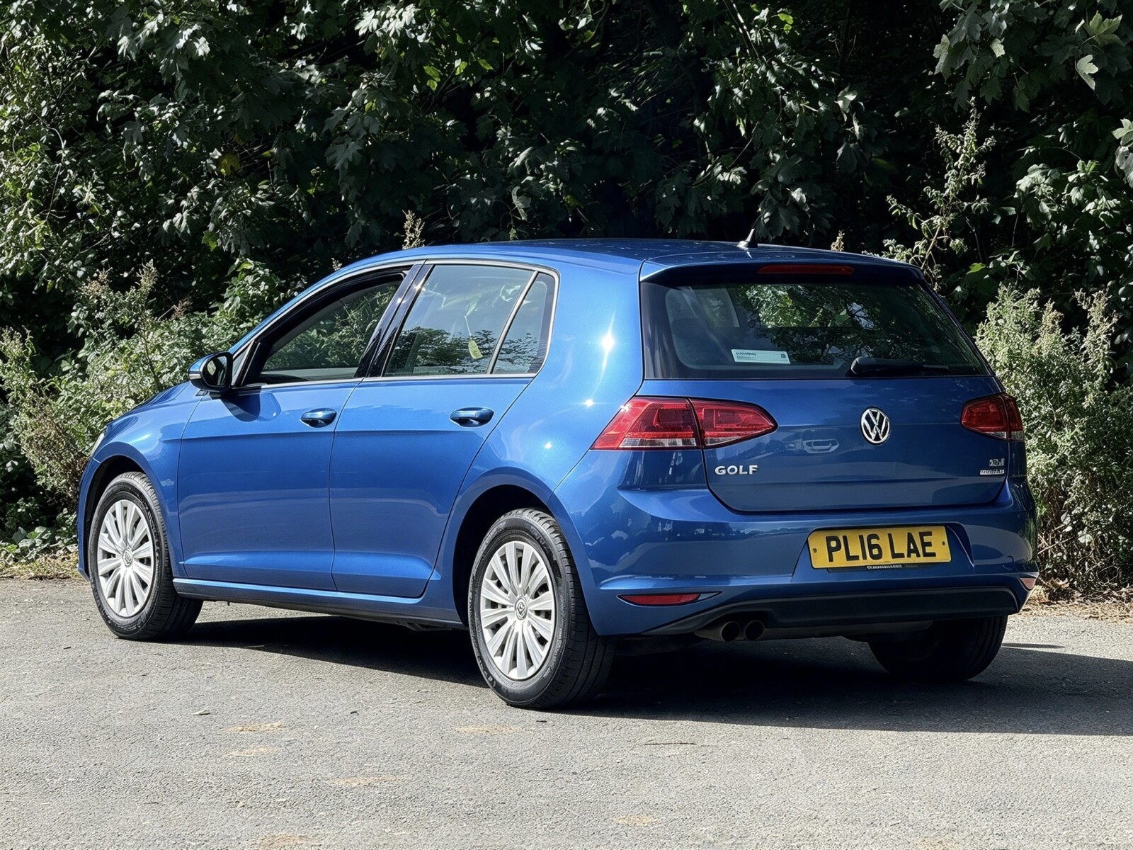 2016 Volkswagen Golf image 2