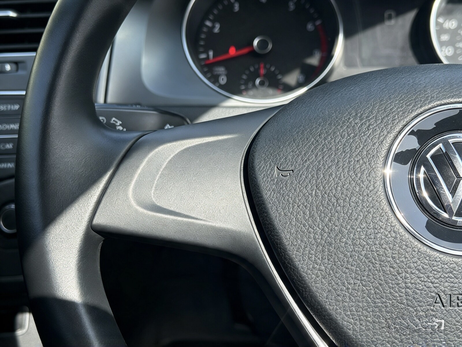 2016 Volkswagen Golf image 7
