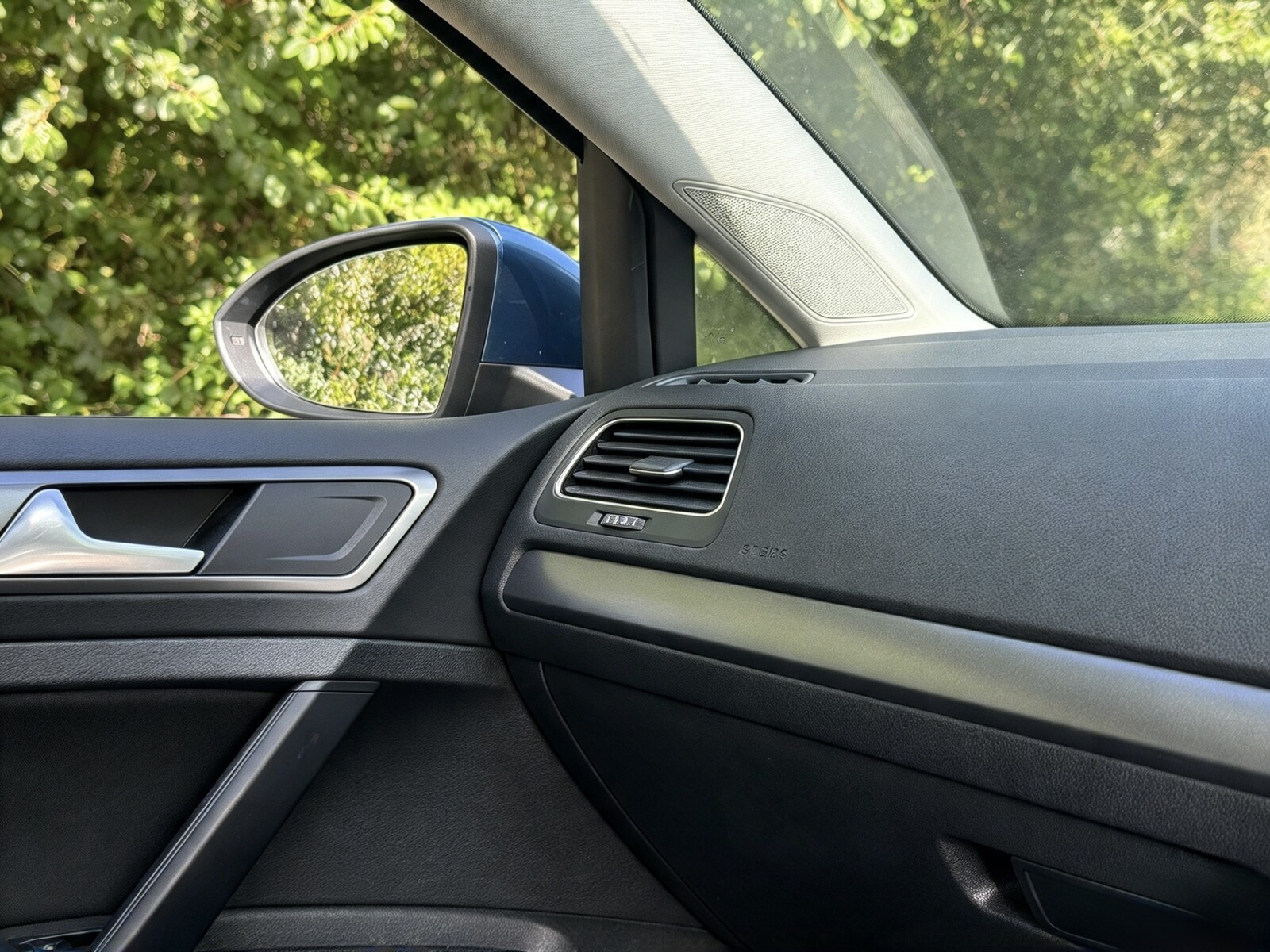 2016 Volkswagen Golf image 14