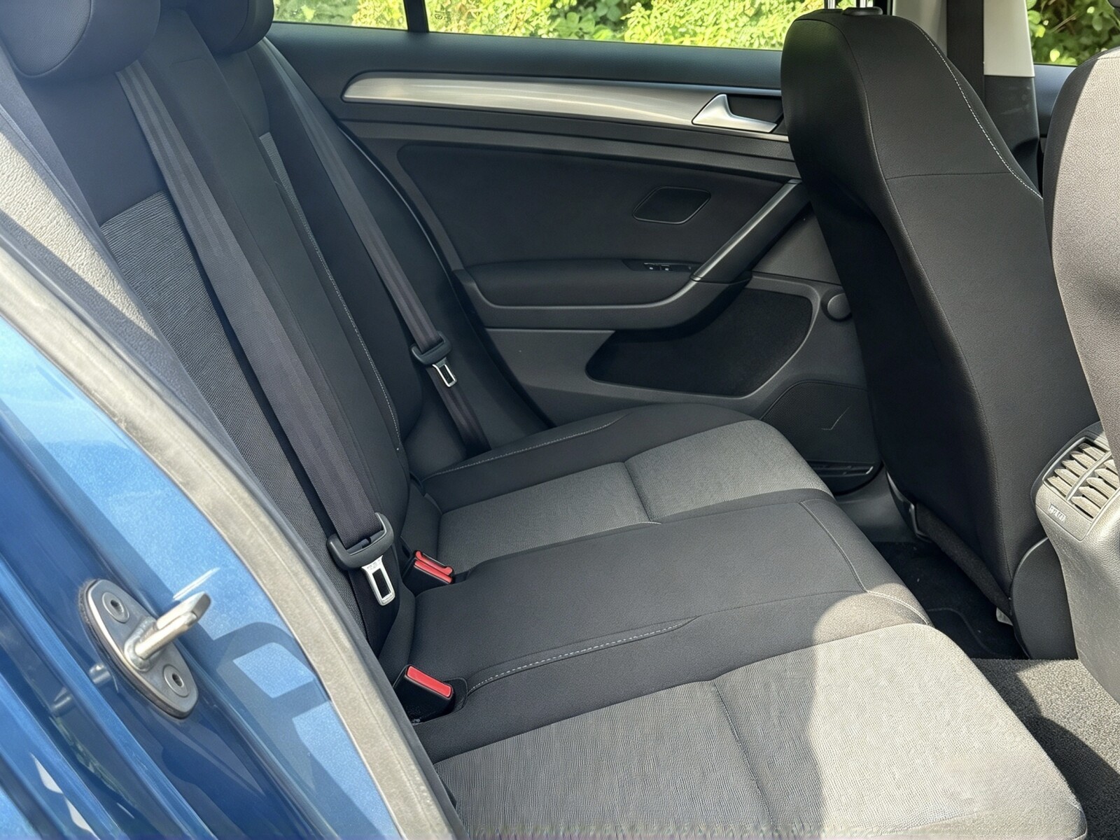 2016 Volkswagen Golf image 17