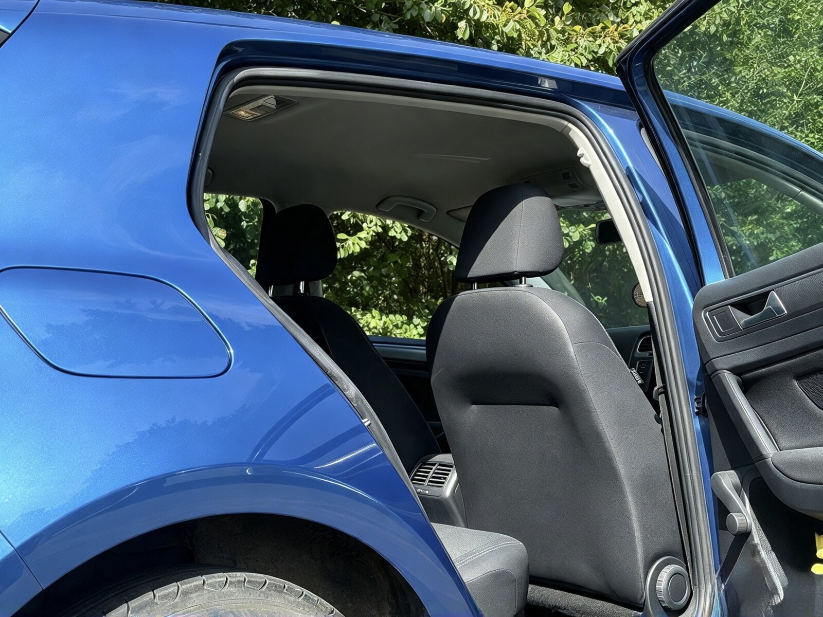 2016 Volkswagen Golf image 18