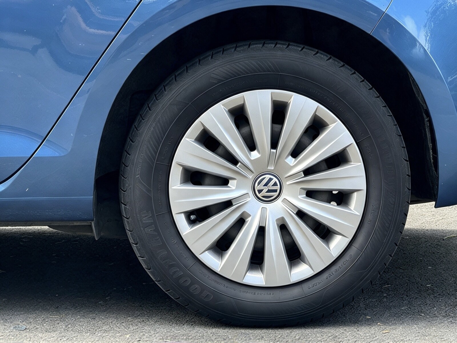2016 Volkswagen Golf image 24