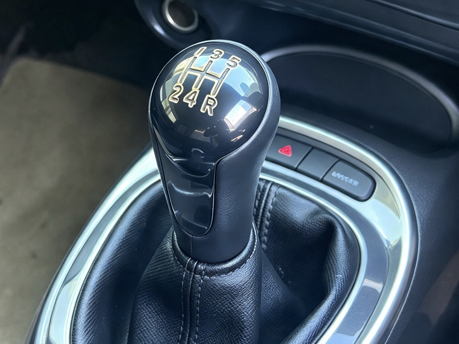 2016 Nissan Juke image 10