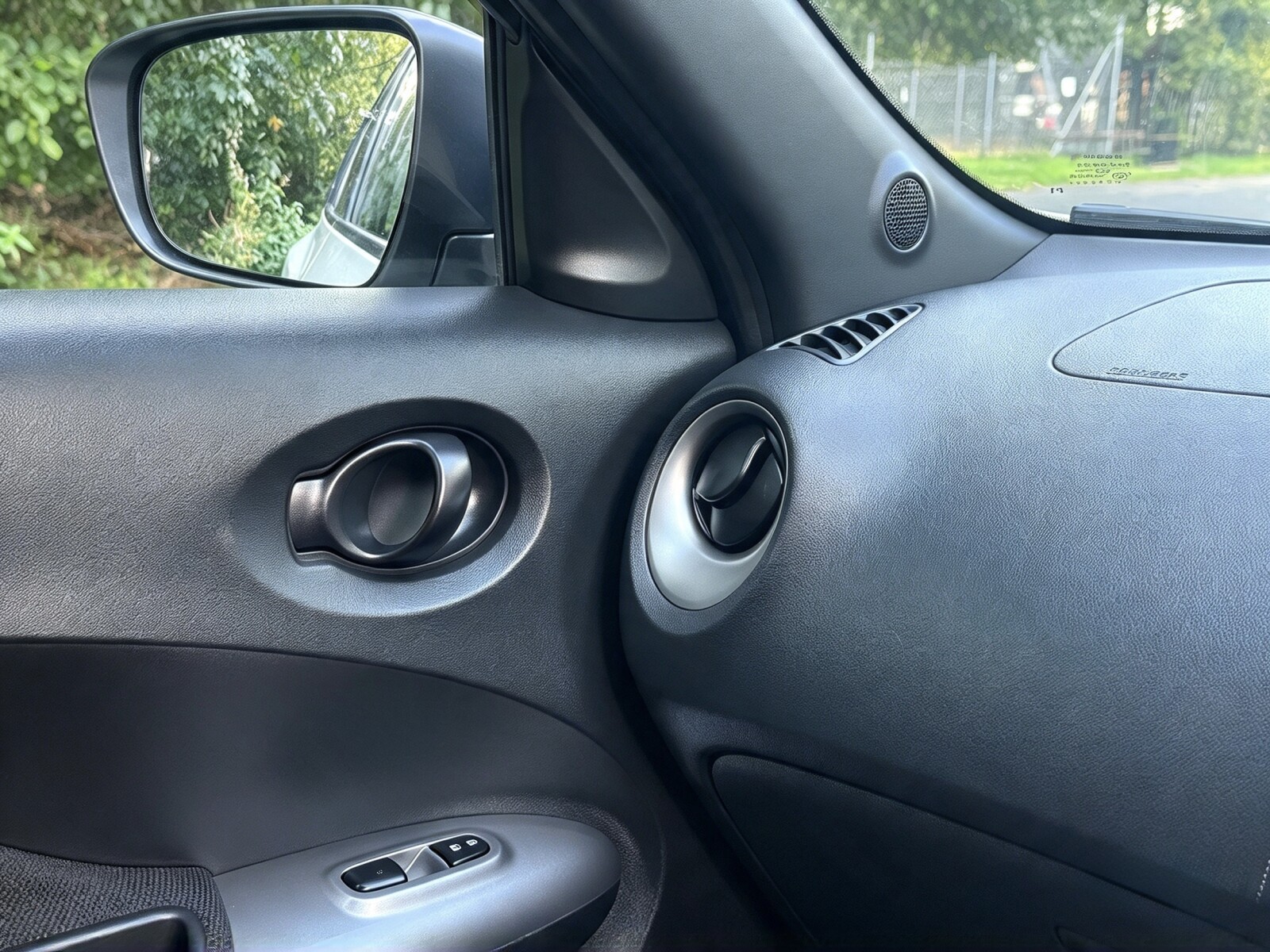 2016 Nissan Juke image 12