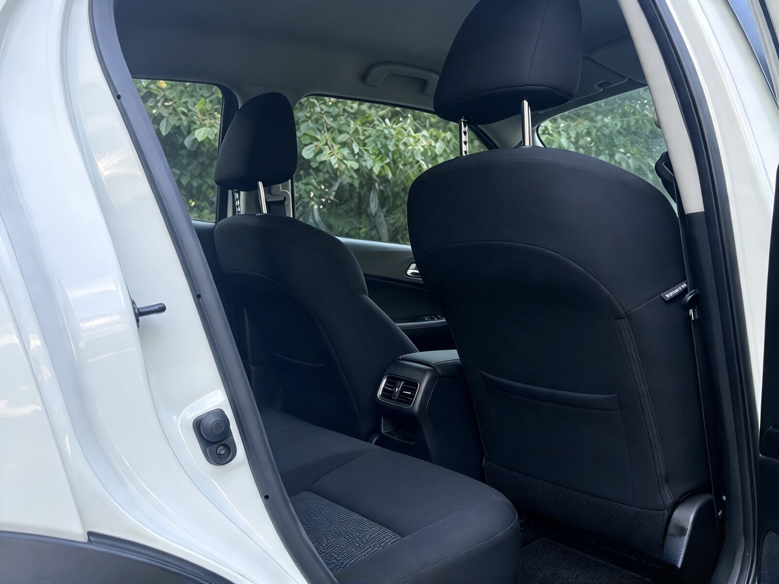 2016 Nissan Juke image 17