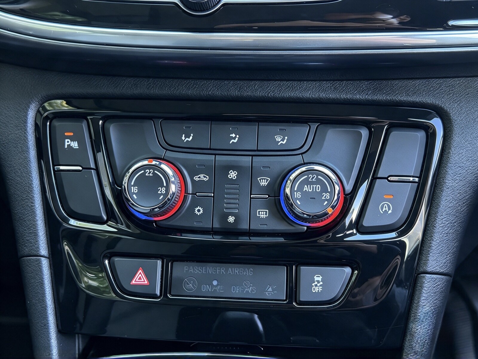 2018 Vauxhall Mokka image 10