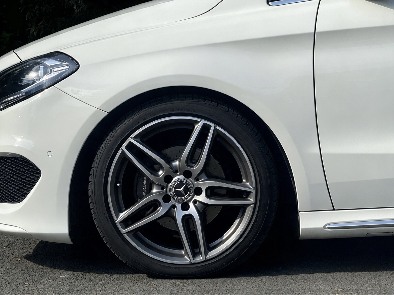 2017 Mercedes-Benz B-Class image 24