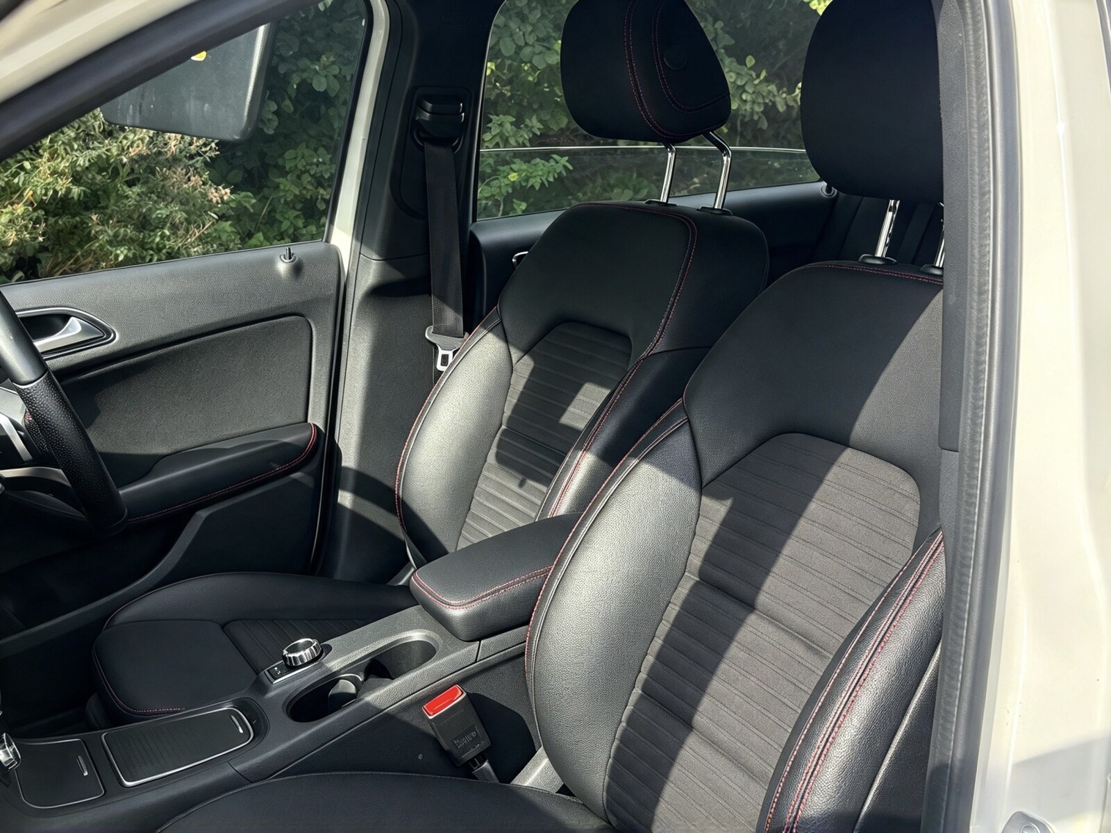2017 Mercedes-Benz B-Class image 26