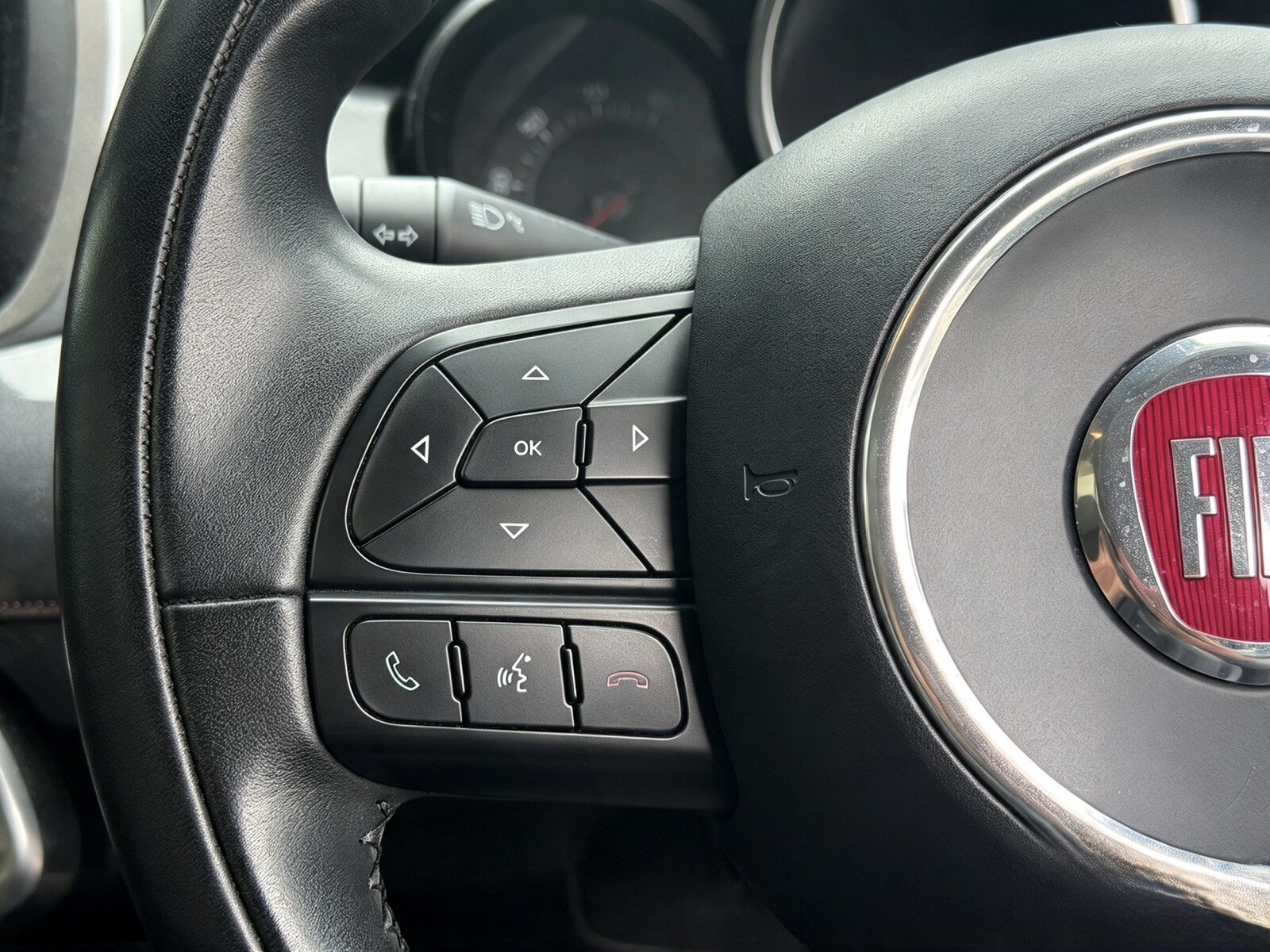 2016 Fiat 500X image 9