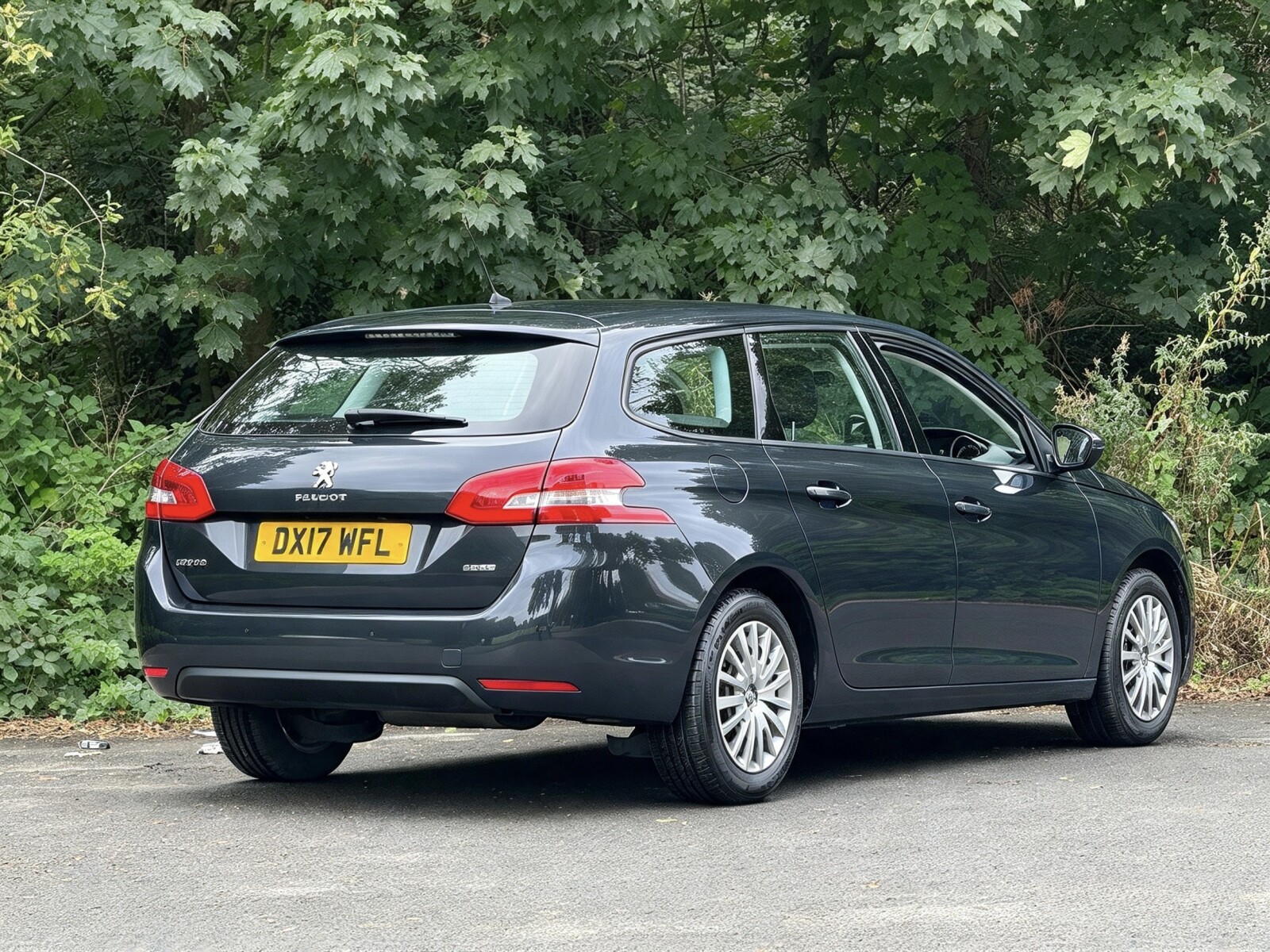 2017 Pegeuot 308 image 18