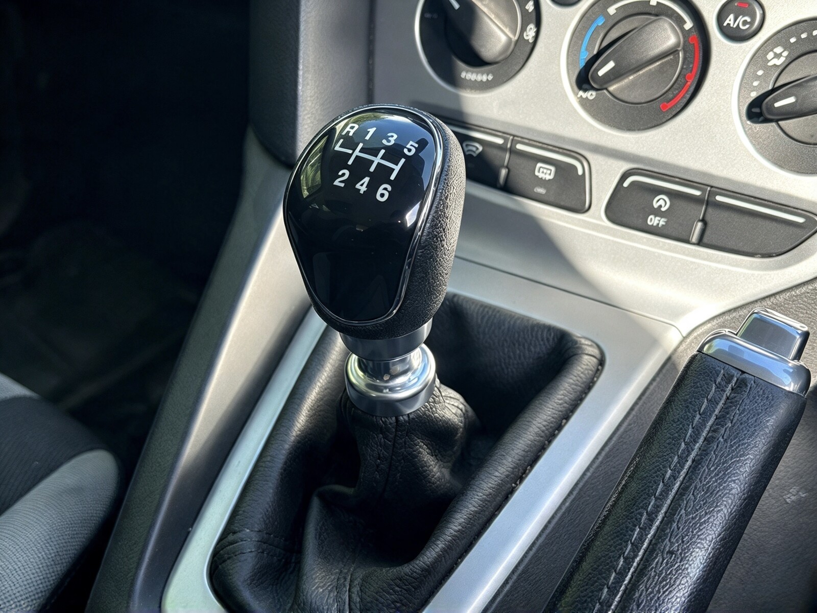 2014 Ford Focus image 9