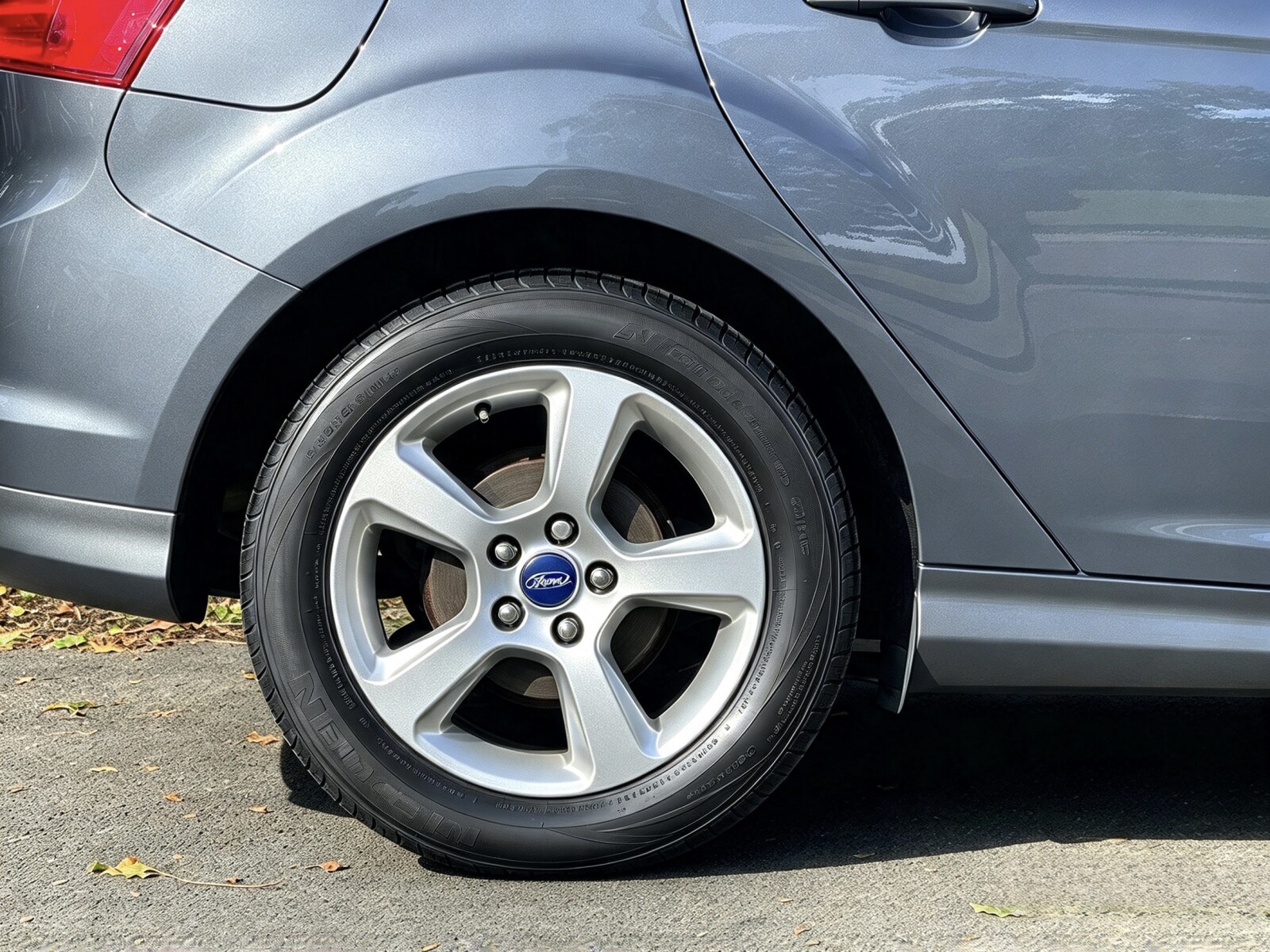 2014 Ford Focus image 18
