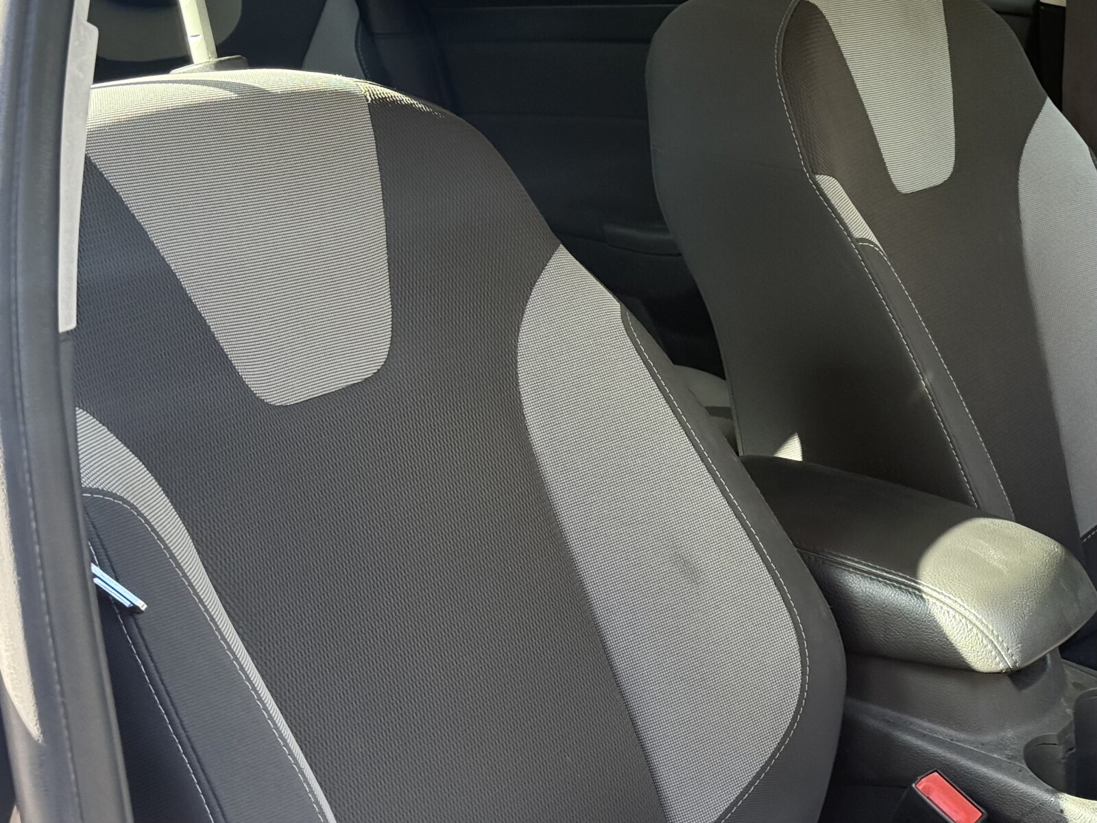 2014 Ford Focus image 24