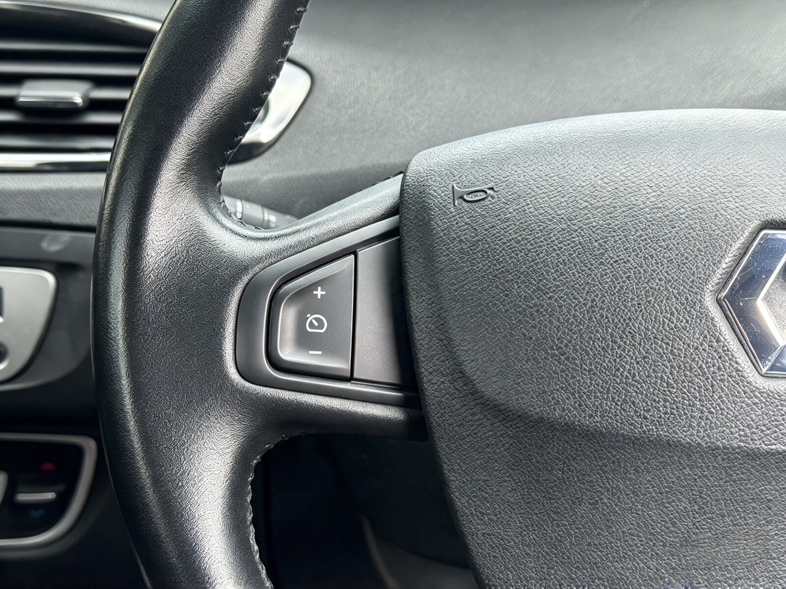 2015 Renault Scenic image 6