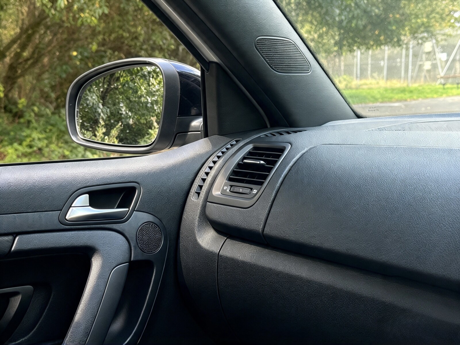 2011 Skoda Fabia image 12