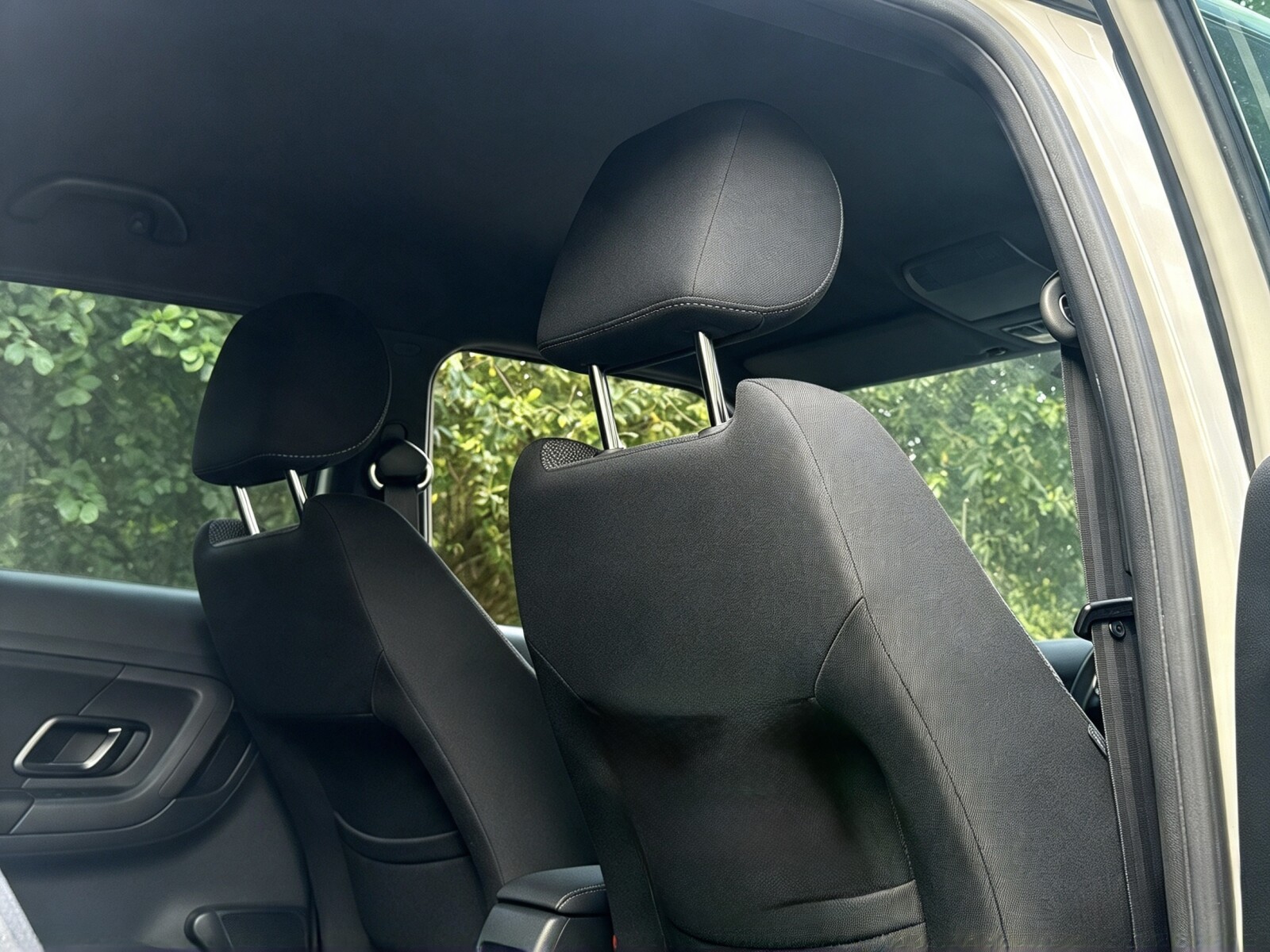 2011 Skoda Fabia image 16