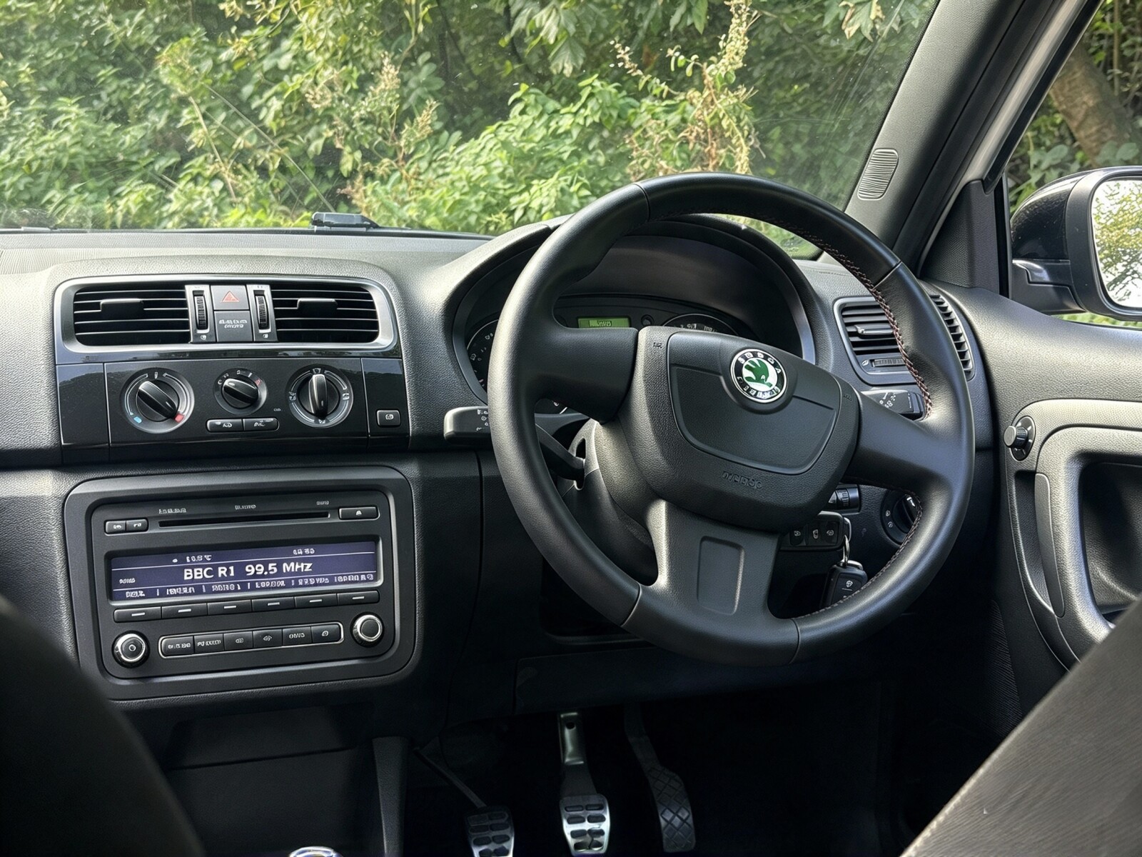 2011 Skoda Fabia image 24