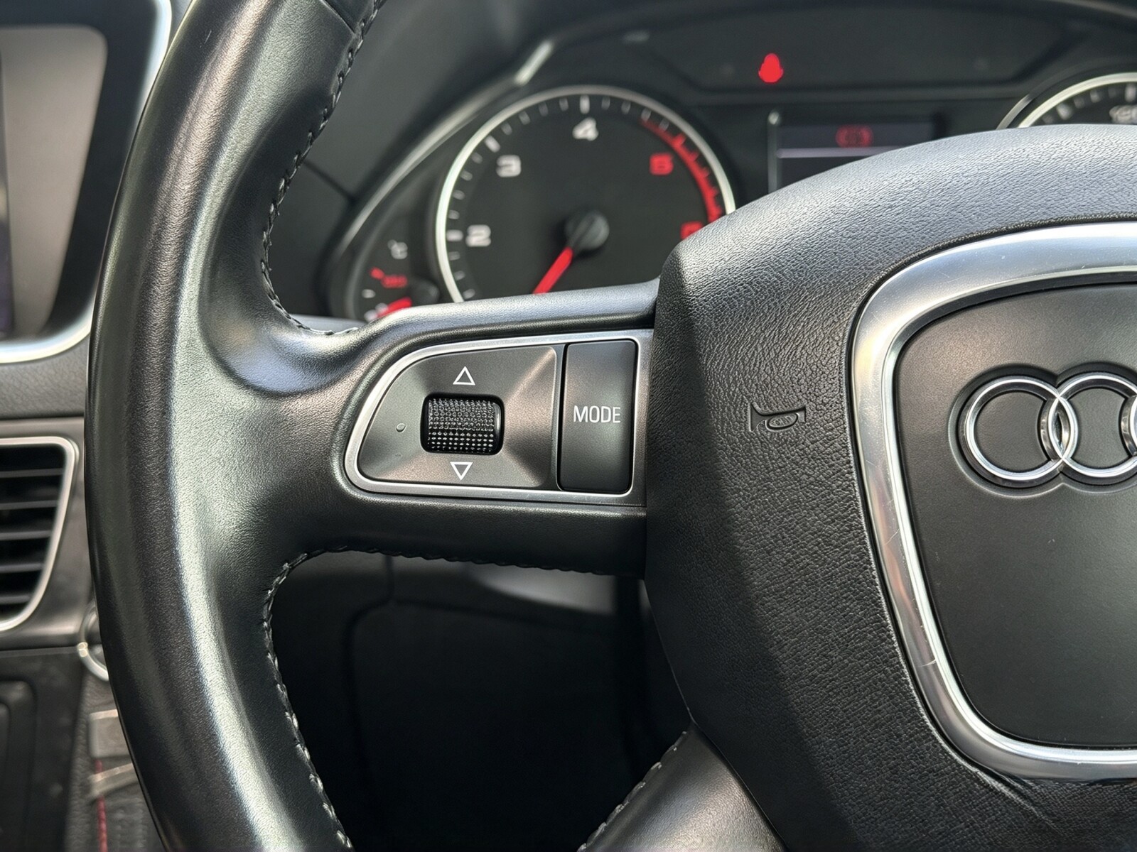 2010 Audi Q5 image 7