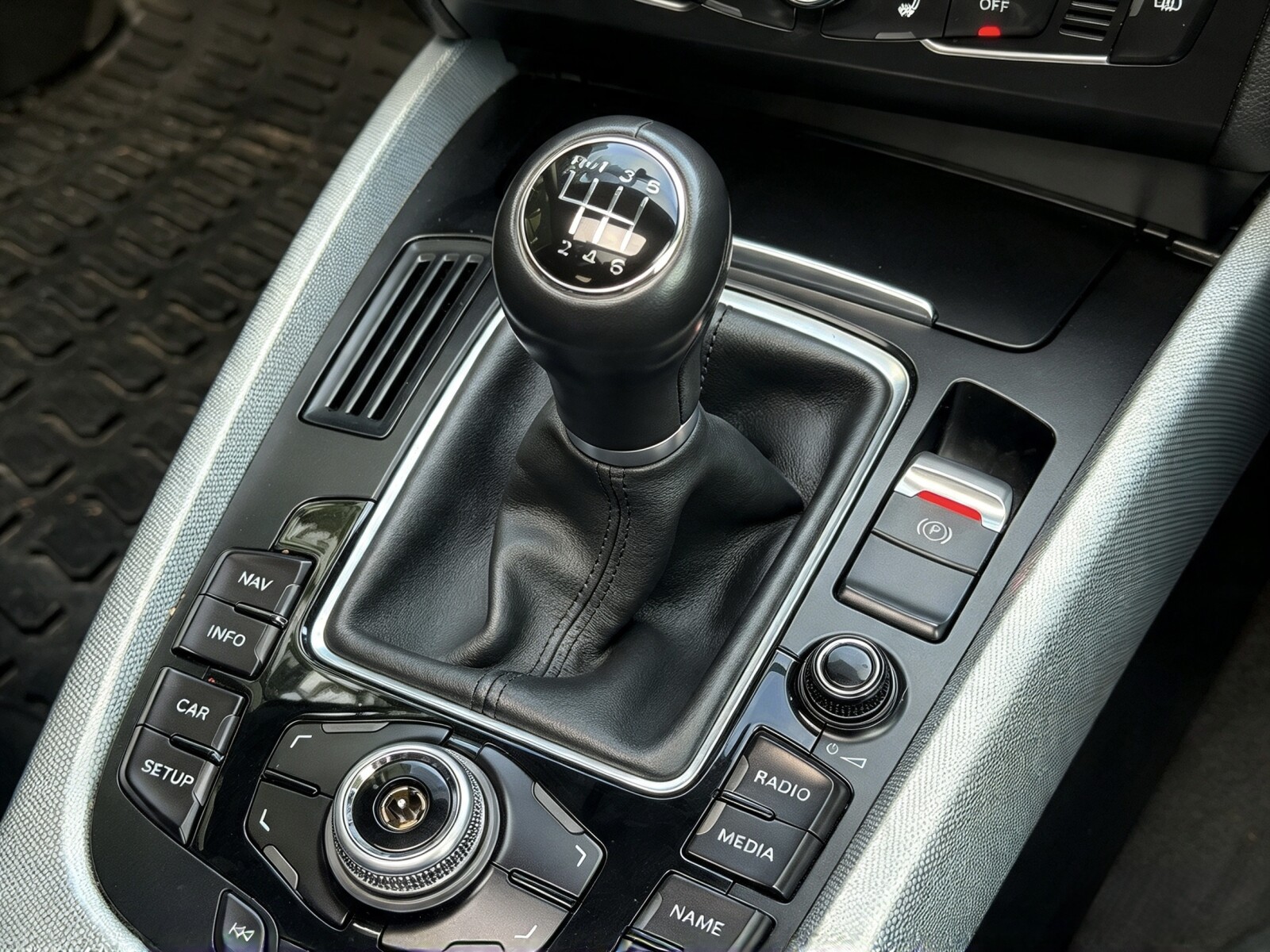 2010 Audi Q5 image 10