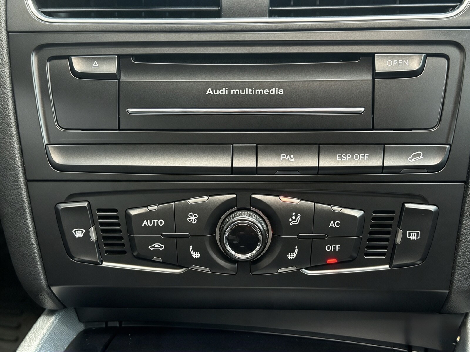 2010 Audi Q5 image 11