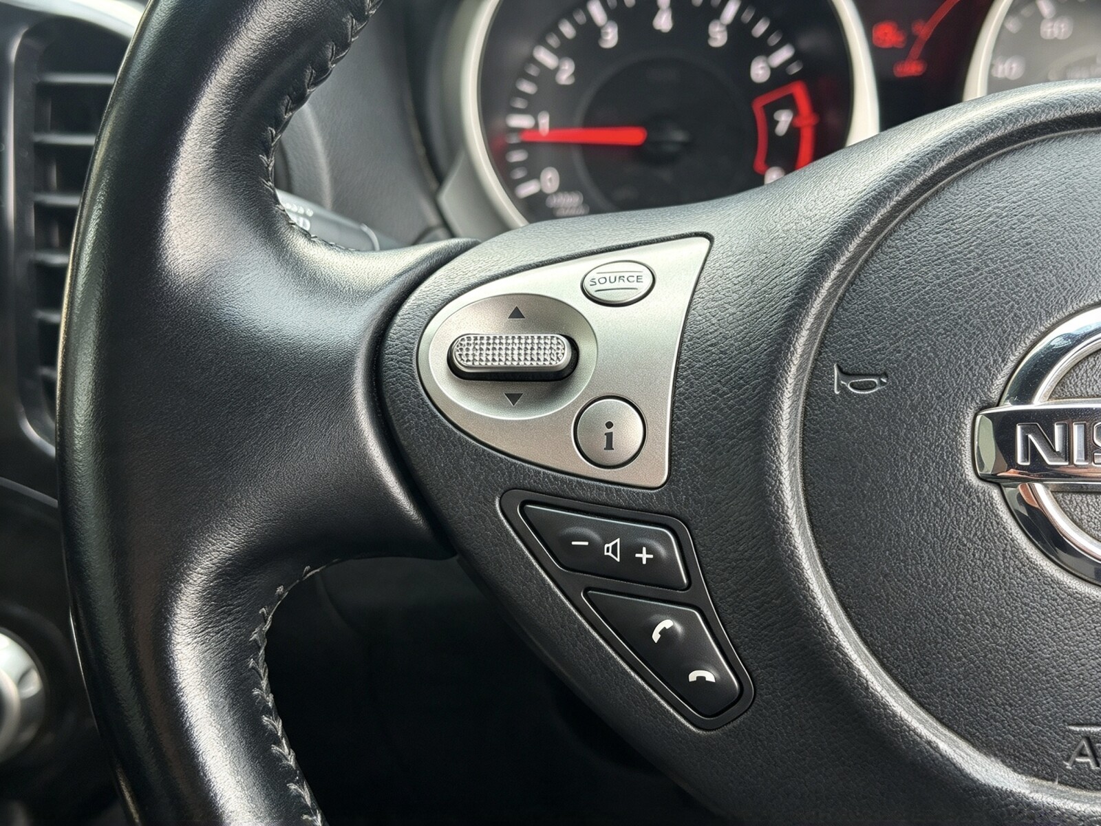 2017 Nissan Juke image 6