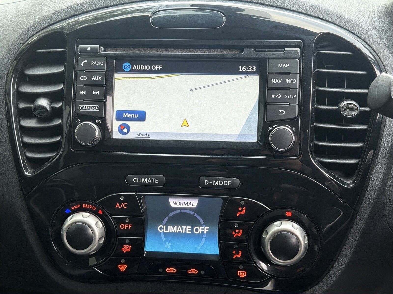 2017 Nissan Juke image 11