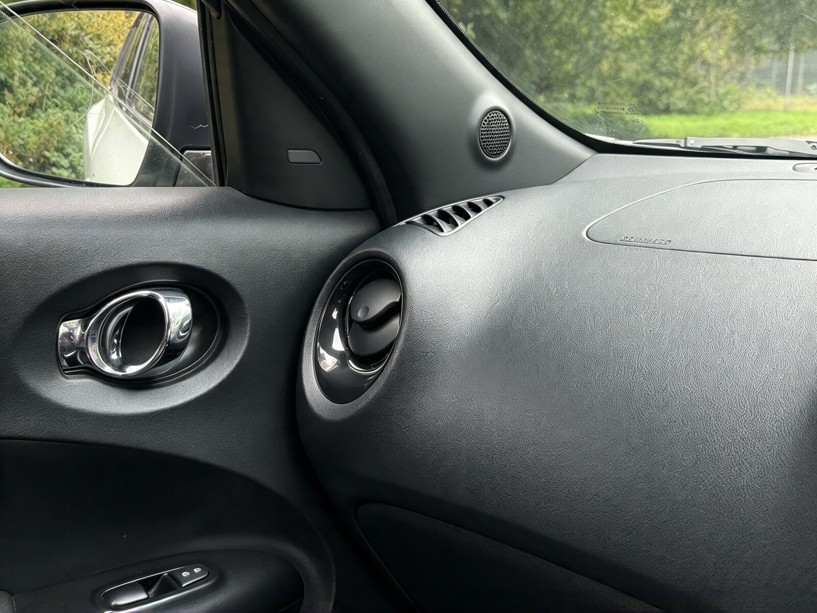 2017 Nissan Juke image 12