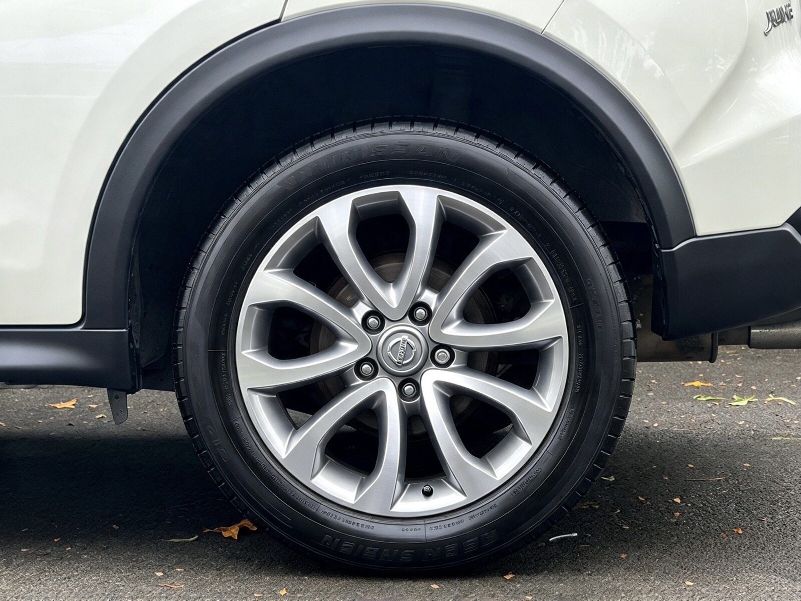 2017 Nissan Juke image 22