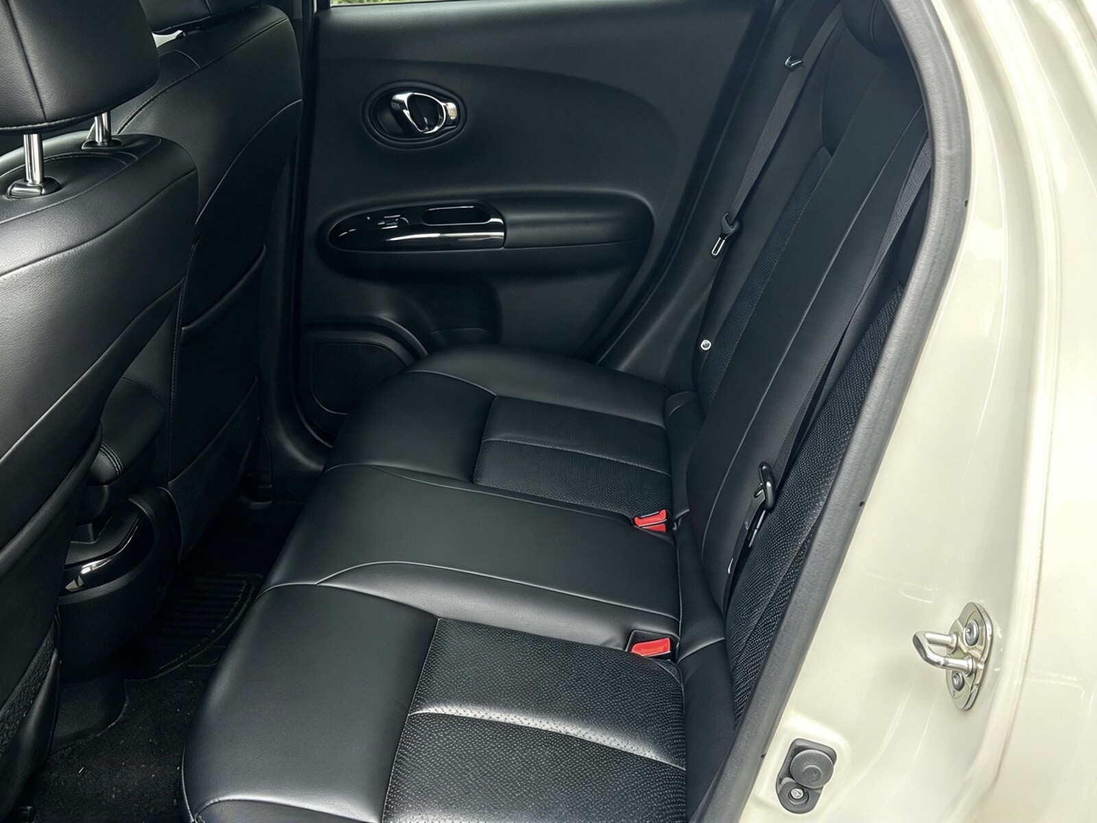 2017 Nissan Juke image 25