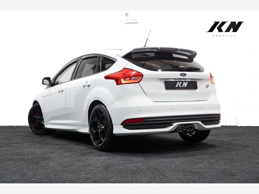 Ford Focus photo 2