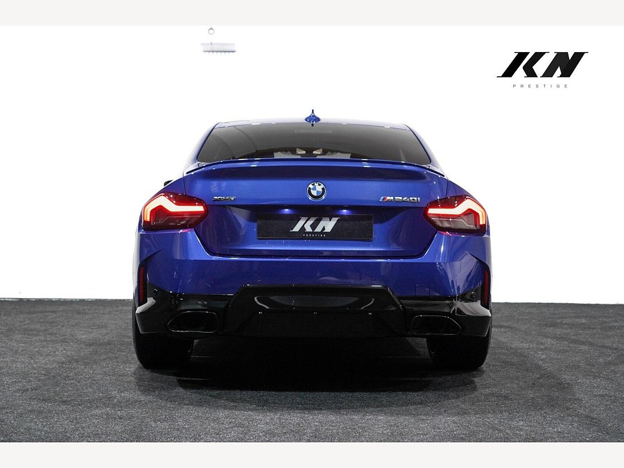 2022 BMW 2 Series photo 8