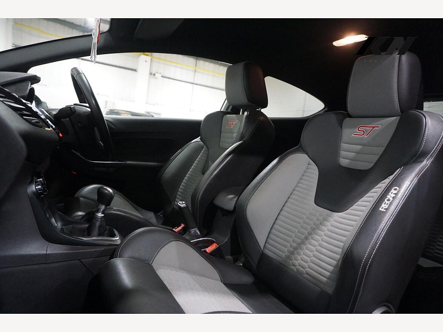 2013 Ford Fiesta photo 9