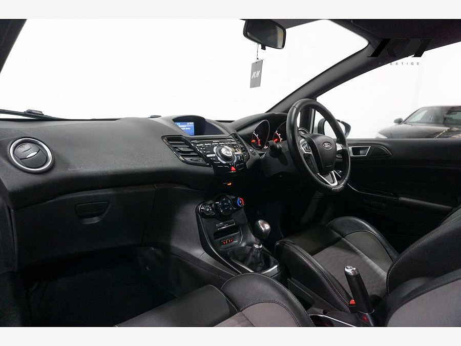 2013 Ford Fiesta photo 3