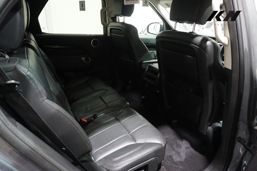 2017 Land Rover Discovery photo 6