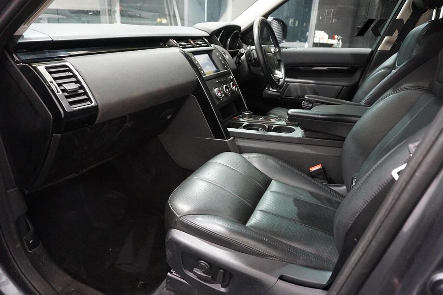 2017 Land Rover Discovery photo 9