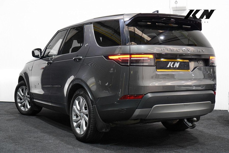 Land Rover Discovery photo 2