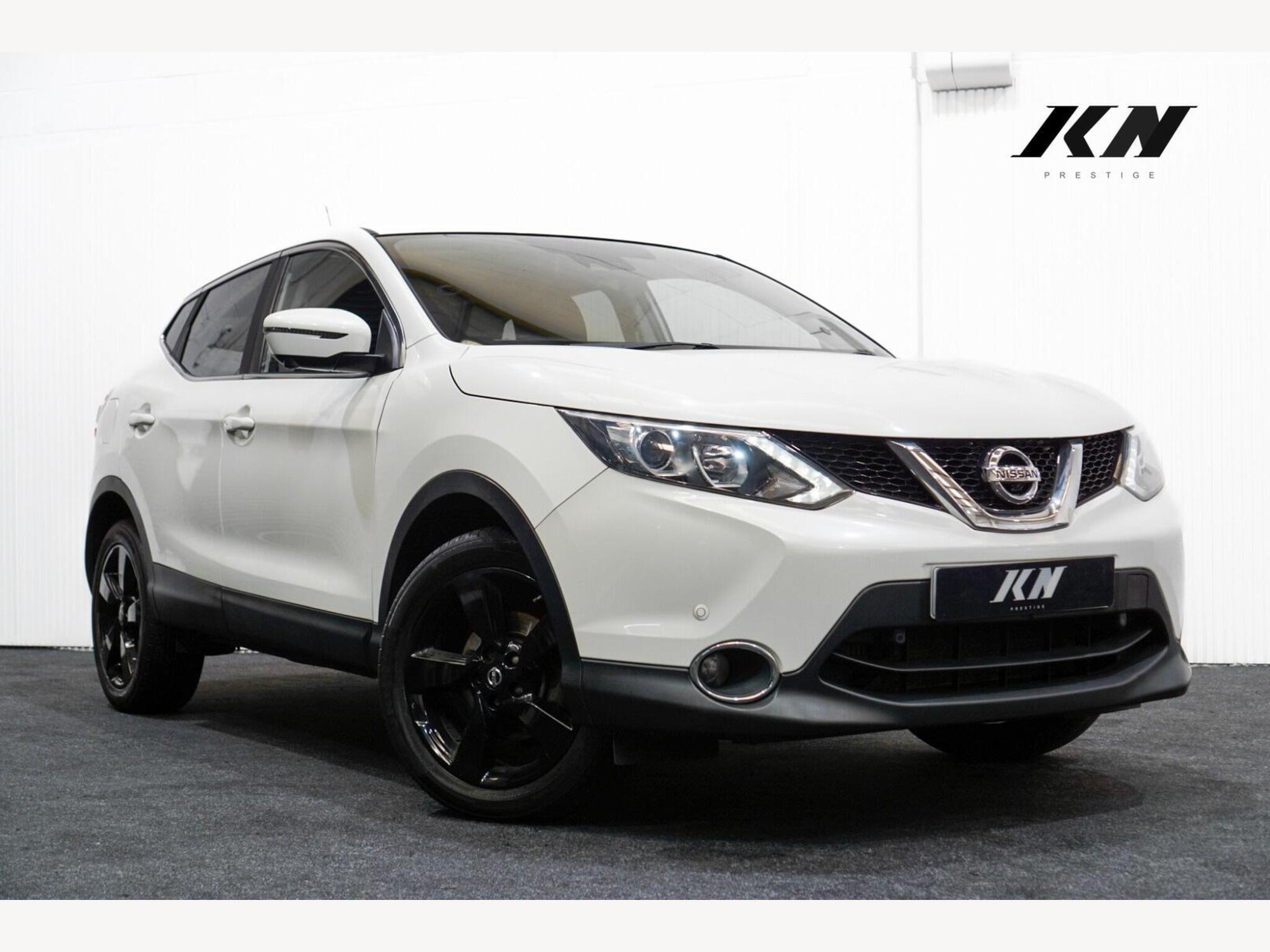 2016 Nissan Qashqai 1.2 DIG-T n-tec 2WD Euro 6 (s/s) 5dr for sale at Kayenn Prestige