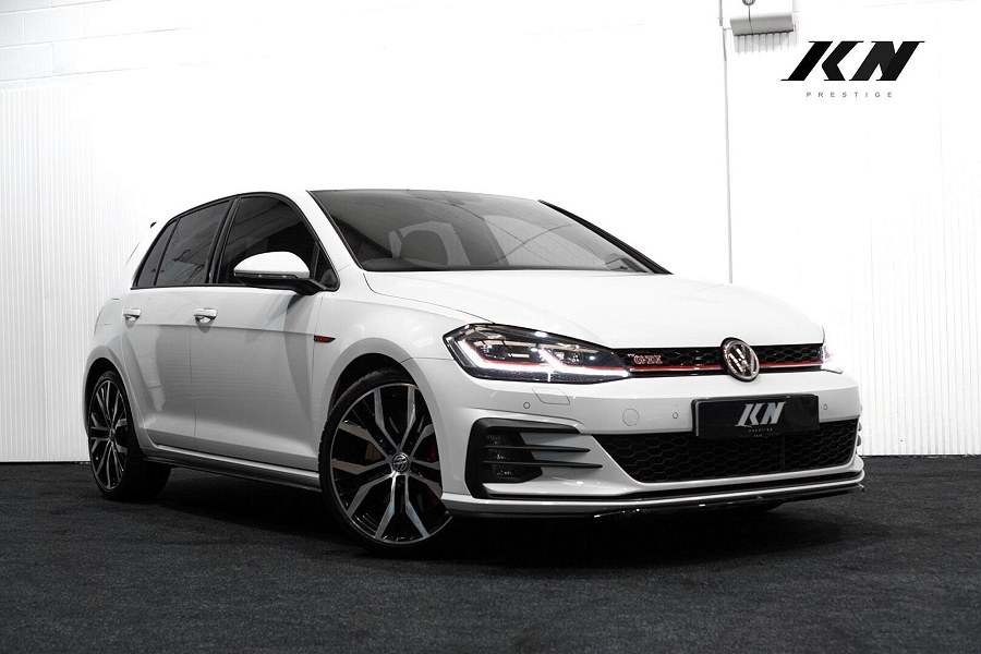 2019 Volkswagen Golf photo 1