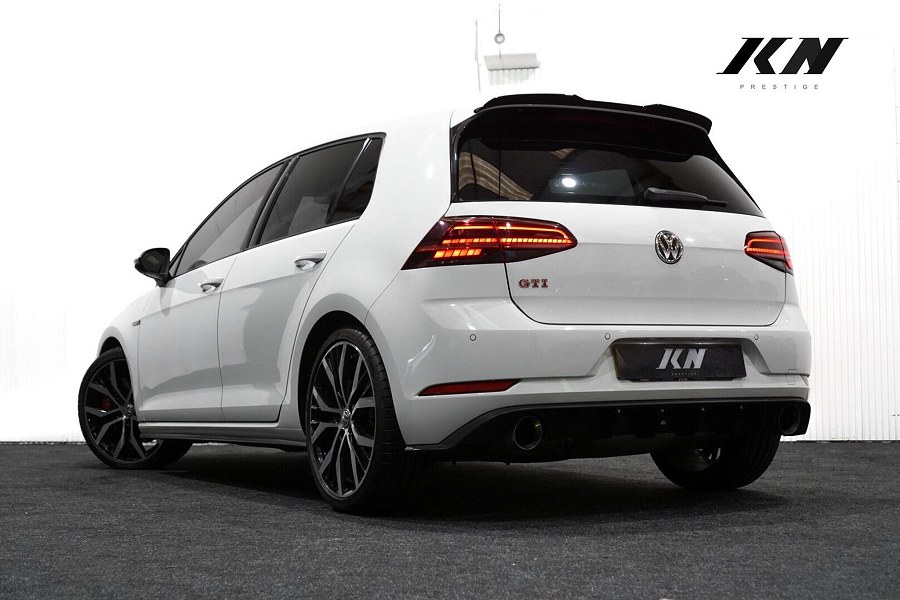 Volkswagen Golf photo 2