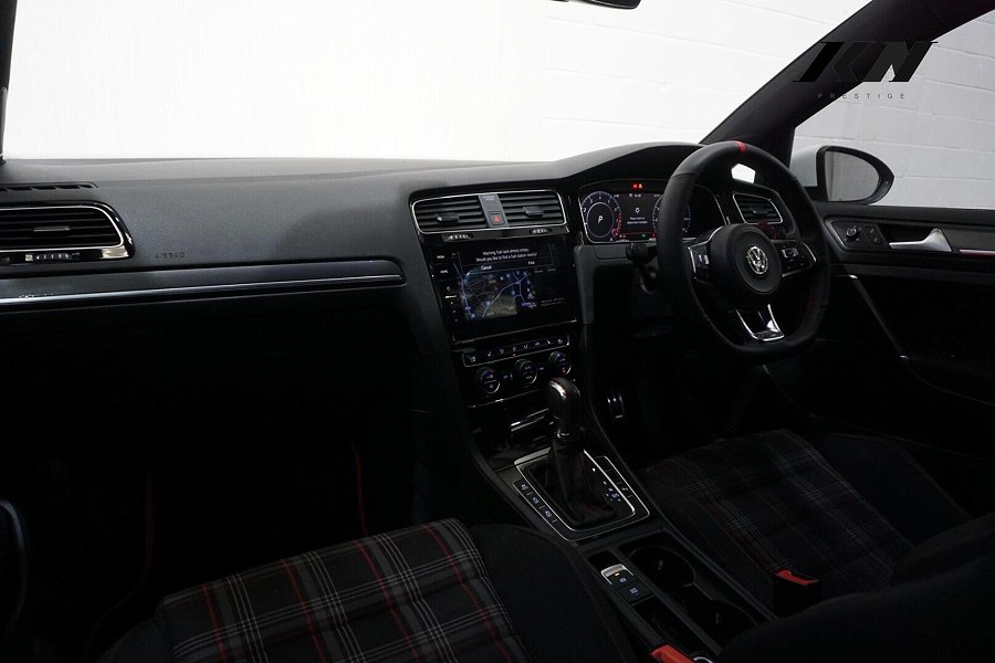 2019 Volkswagen Golf photo 12